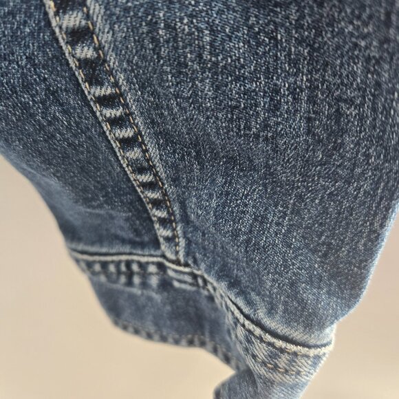 Vince Camuto Blue Denim Medium Wash Button Front Shorter Fit Trucker Jacket XL - Picture 7 of 12